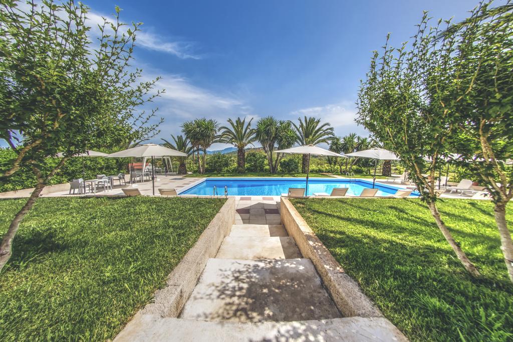 ארמונס The Palm Garden - Idyllic Pool Apartments In A Green Oasis מראה חיצוני תמונה